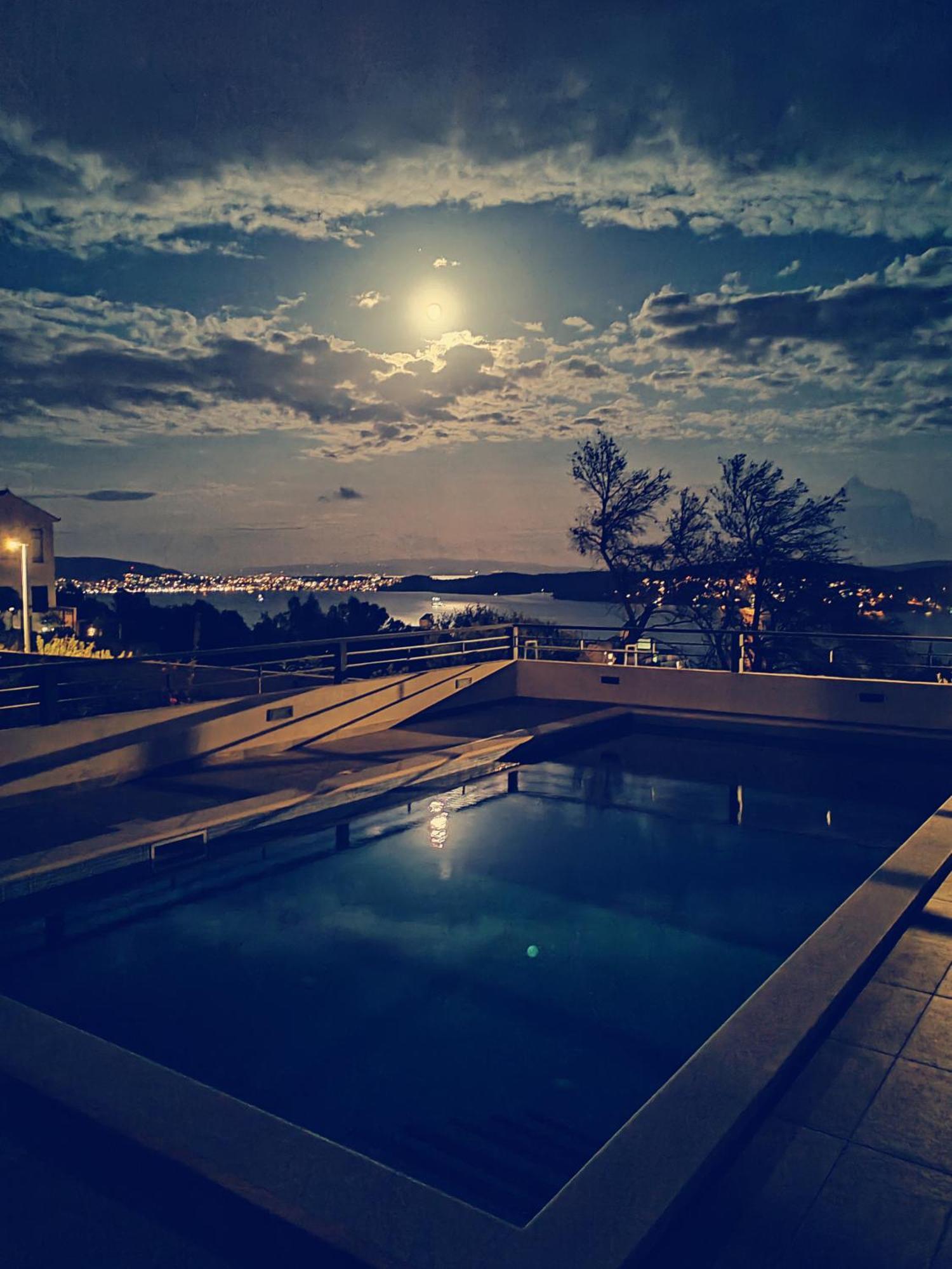 Villa Confido Luxury Apartment 01 돈지세케트 외부 사진