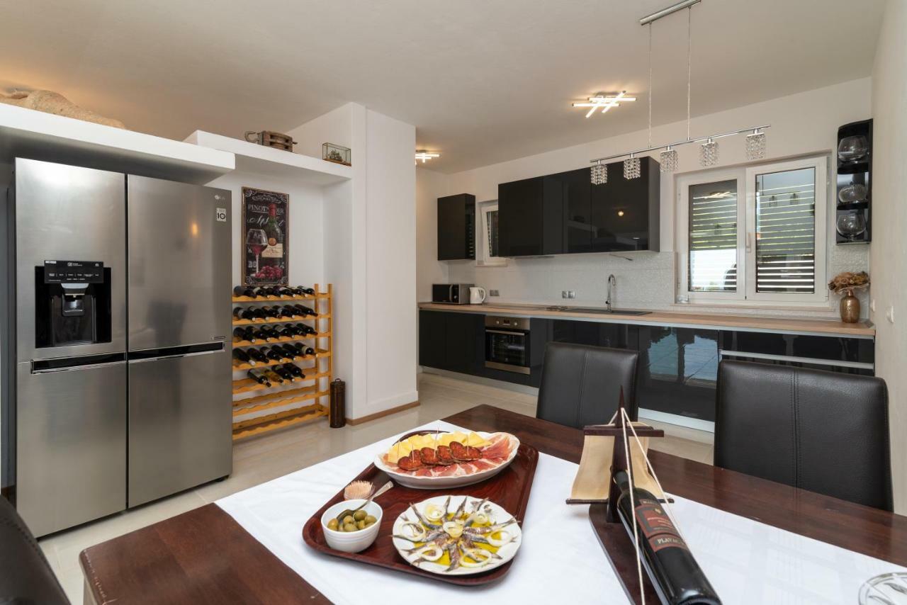Villa Confido Luxury Apartment 01 돈지세케트 외부 사진