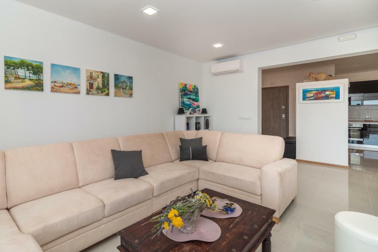 Villa Confido Luxury Apartment 01 돈지세케트 외부 사진