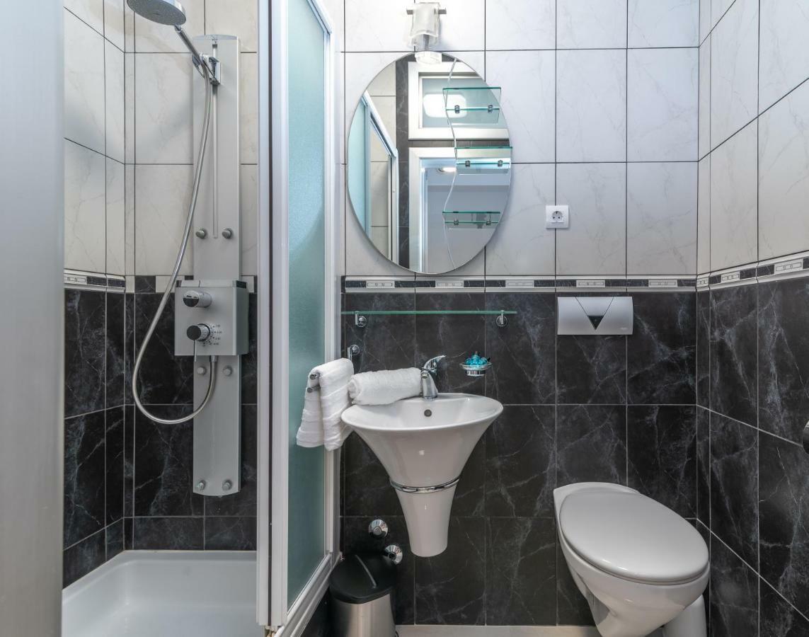 Villa Confido Luxury Apartment 01 돈지세케트 외부 사진